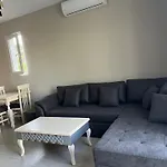Villa T & I Firepit, Bbq & Grill Durrës