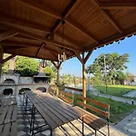 Villa T & I Firepit, Bbq & Grill *