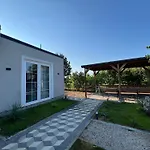 T & I Firepit, Bbq & Grill Villa