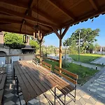 T & I Firepit, Bbq & Grill Villa Durrës