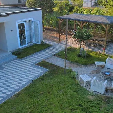 T & I Firepit, Bbq & Grill Villa Draci