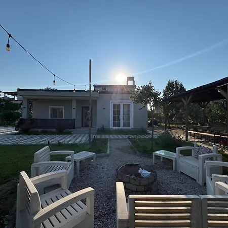 Villa T & I Firepit, Bbq & Grill *
