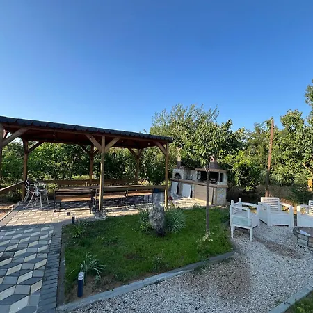 T & I Firepit, Bbq & Grill Villa Draci