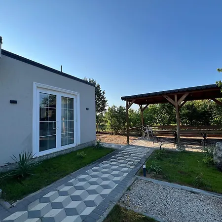 T & I Firepit, Bbq & Grill Villa
