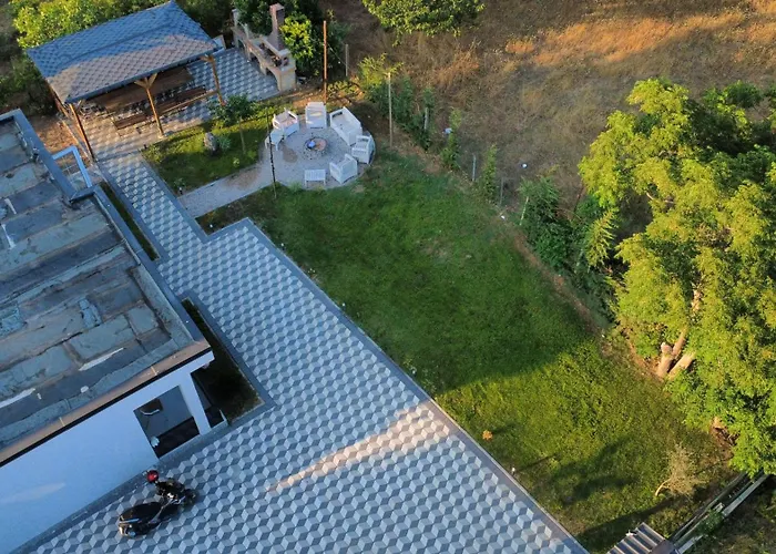 T & I Firepit, Bbq & Grill Villa *