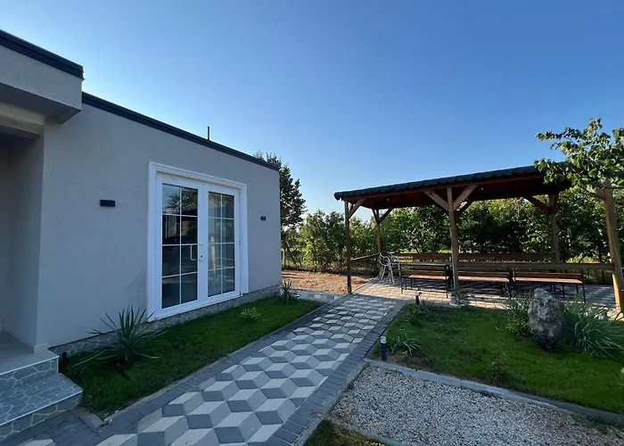 T & I Firepit, Bbq & Grill Villa