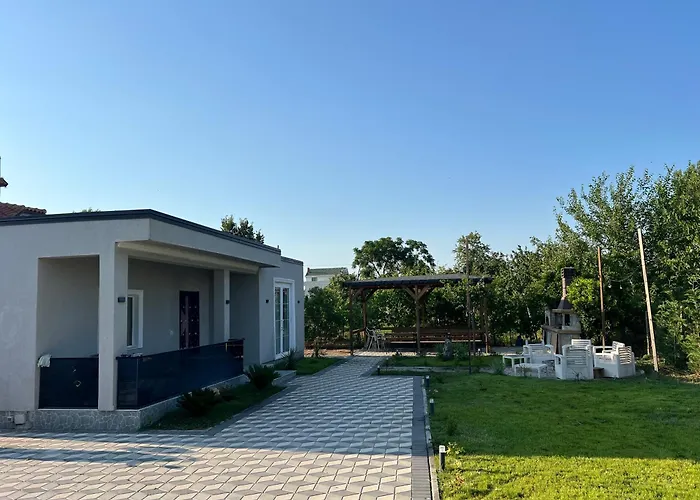 Willa T & I Firepit, Bbq & Grill Durrës